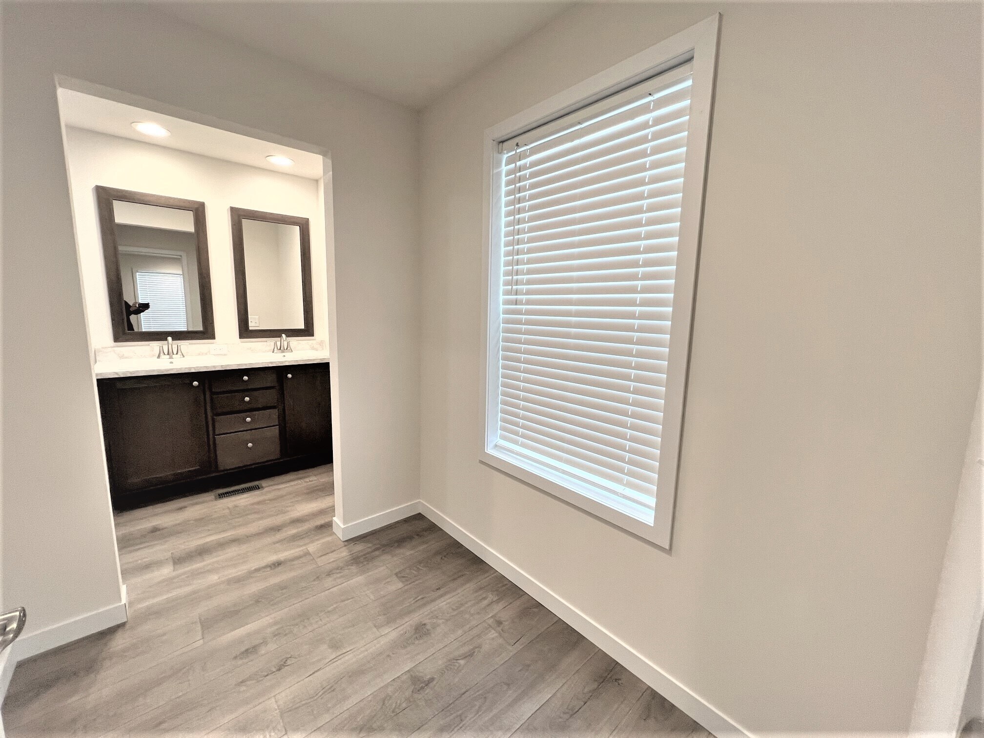 Building Photo - 5335 Coventry Dr