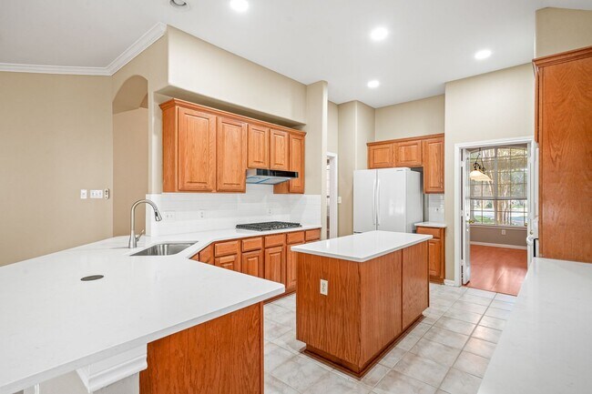 Building Photo - 8615 Traciney Blvd