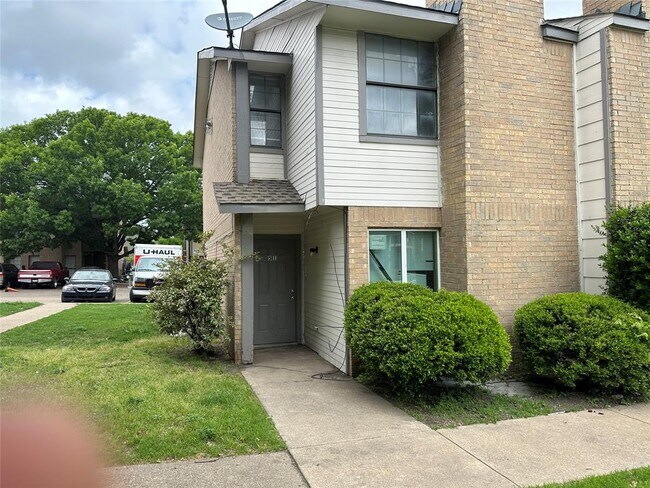 Building Photo - 8005 Rothington Rd