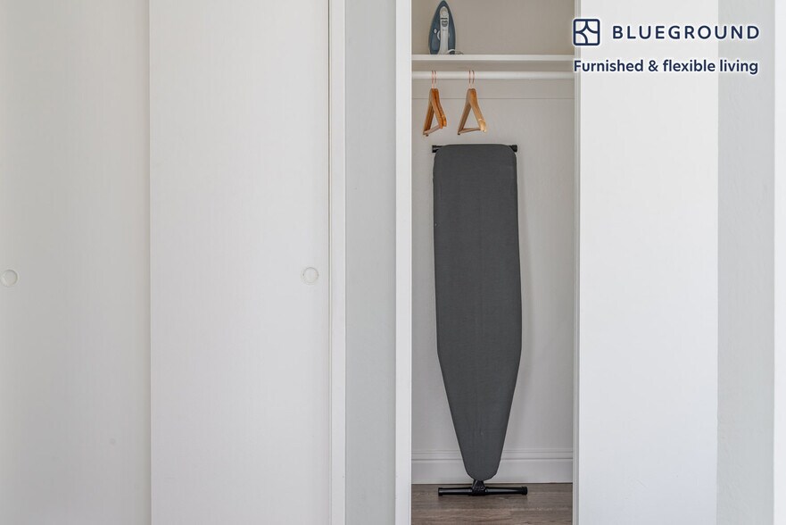 Building Photo - 2019 Shore Line Dr