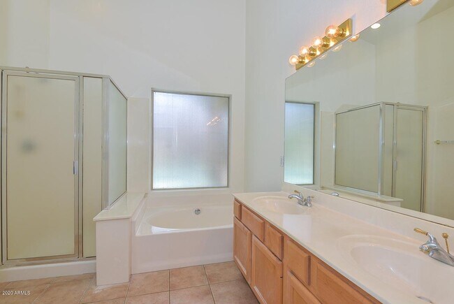 Building Photo - 7472 W Potter Dr