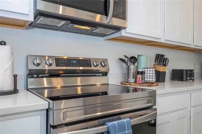 Building Photo - 686 Longboat Dr