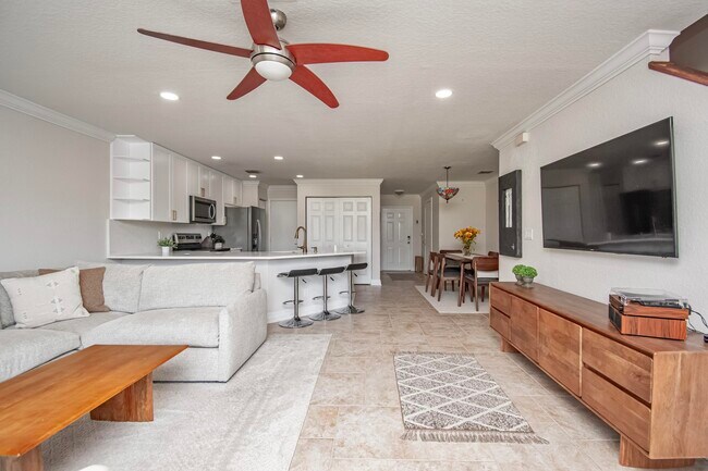 Building Photo - 16081 Sierra Palms Dr