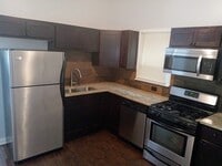 Building Photo - 6735 S Laflin St