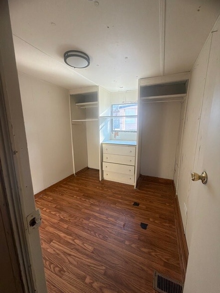 Building Photo - 1075 Sweeten Creek Rd