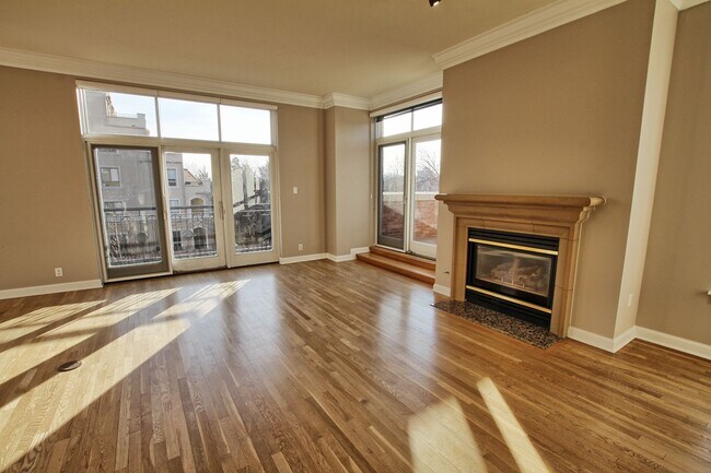 Building Photo - 2400 E Cherry Creek S Dr