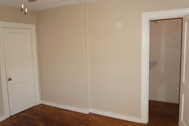 Building Photo - 583 Colonial Cir SE