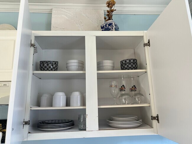 Building Photo - 33 Higby Rd