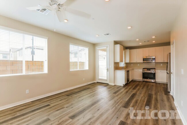 Building Photo - 28097 Cookhouse Ln