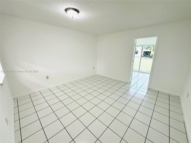 Building Photo - 505 NW 177th St
