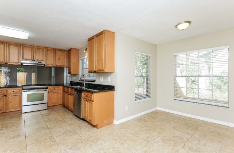 Building Photo - 5218 Cumberland Dr