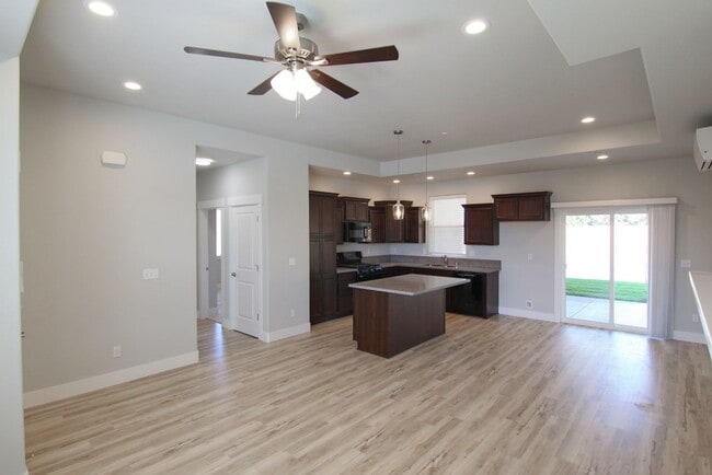 Building Photo - 1392 Bonhurst Dr