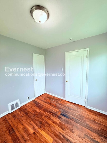 Building Photo - 17137 Ontario St