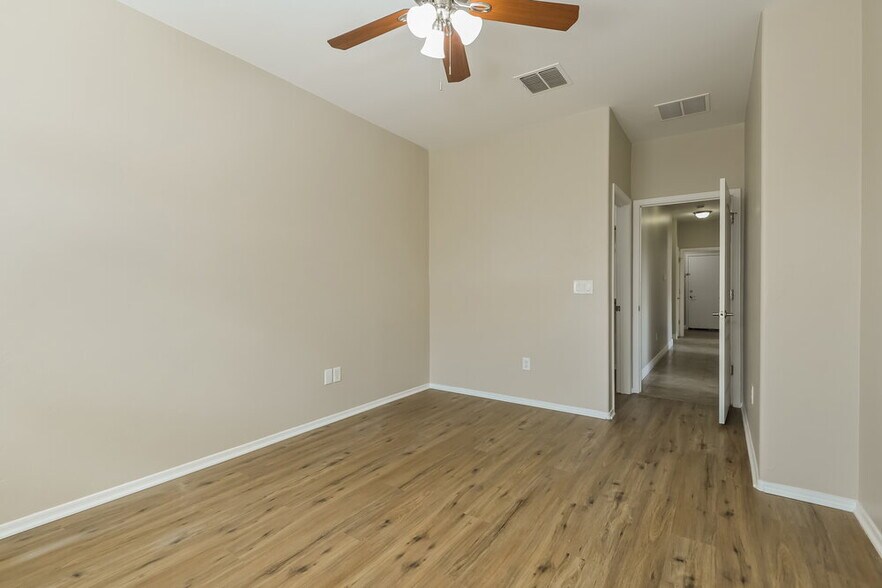 Building Photo - 11621 W Stone Hearth St