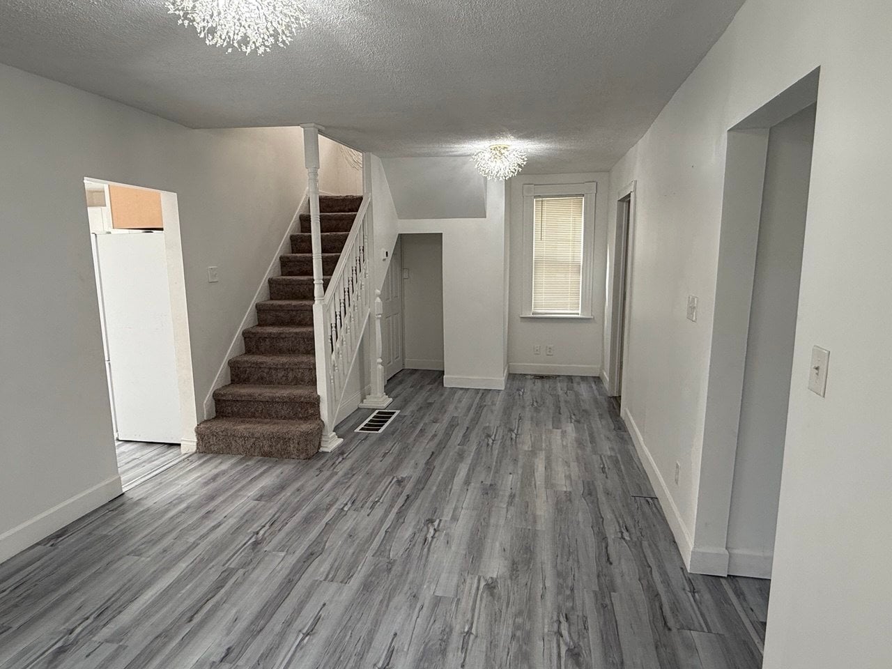 Building Photo - 1822 E Pacific Ave