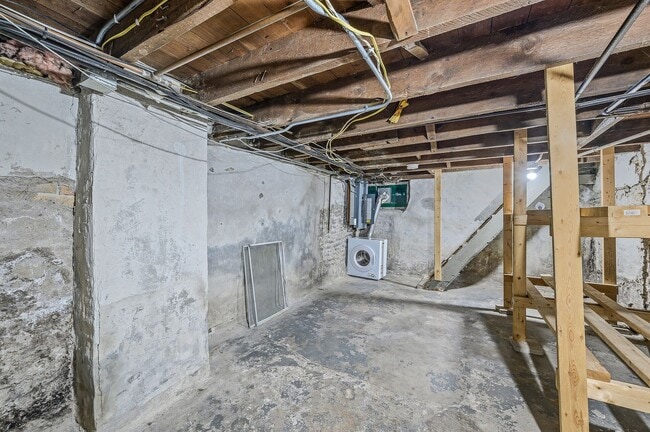 Building Photo - Newly Renovated 3 Bed 2 Bath Home in St Paul
