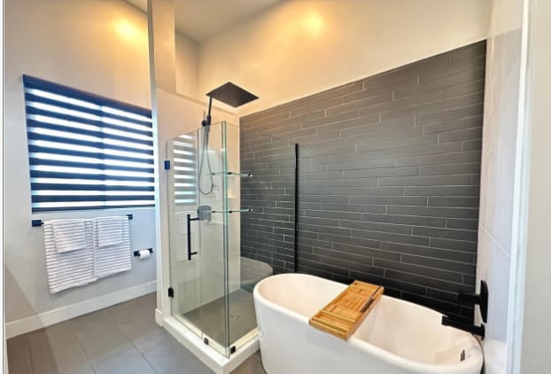 Building Photo - 1514 W River St