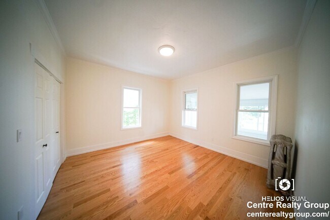 Building Photo - 2500 Sq Ft. Massive Luxury Apt in Davis Sq...