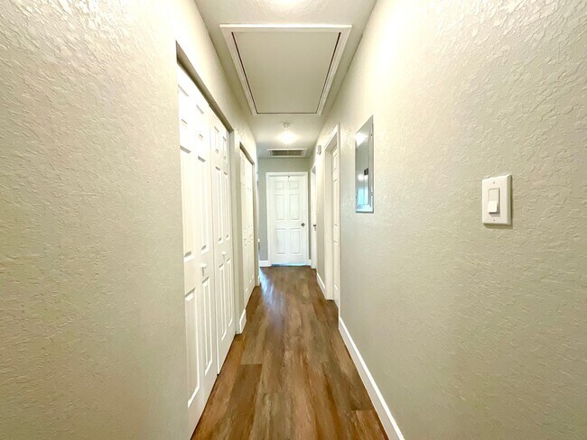 Building Photo - Modern Home With Covered Patio & Fenced Yard!