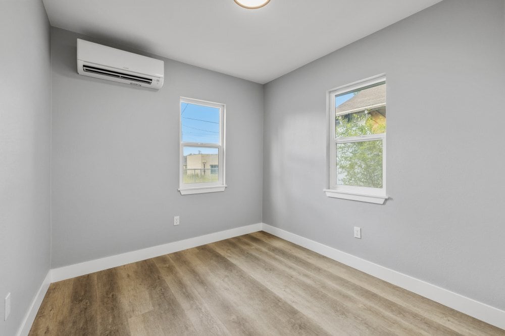 Building Photo - 340 Martin St