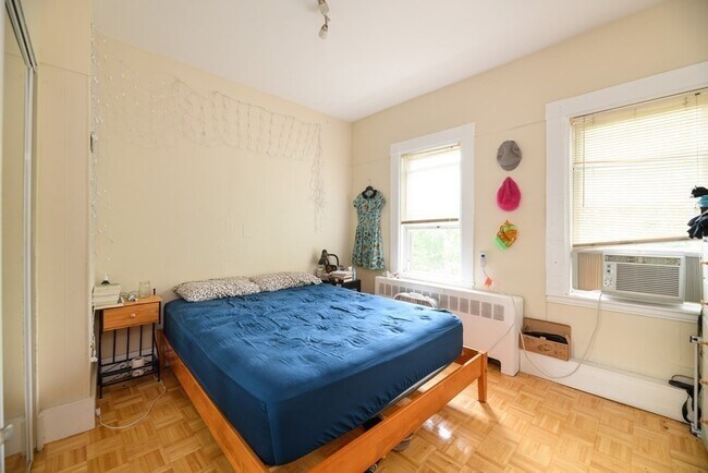 Building Photo - 39 Skehan St