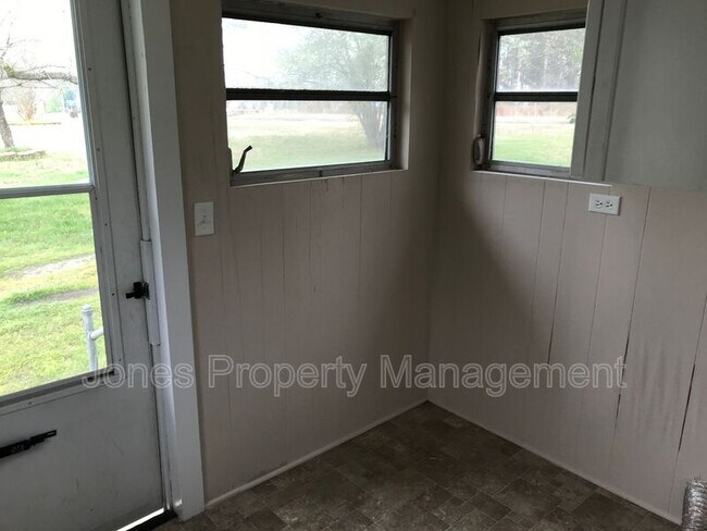 Building Photo - 812 Power St