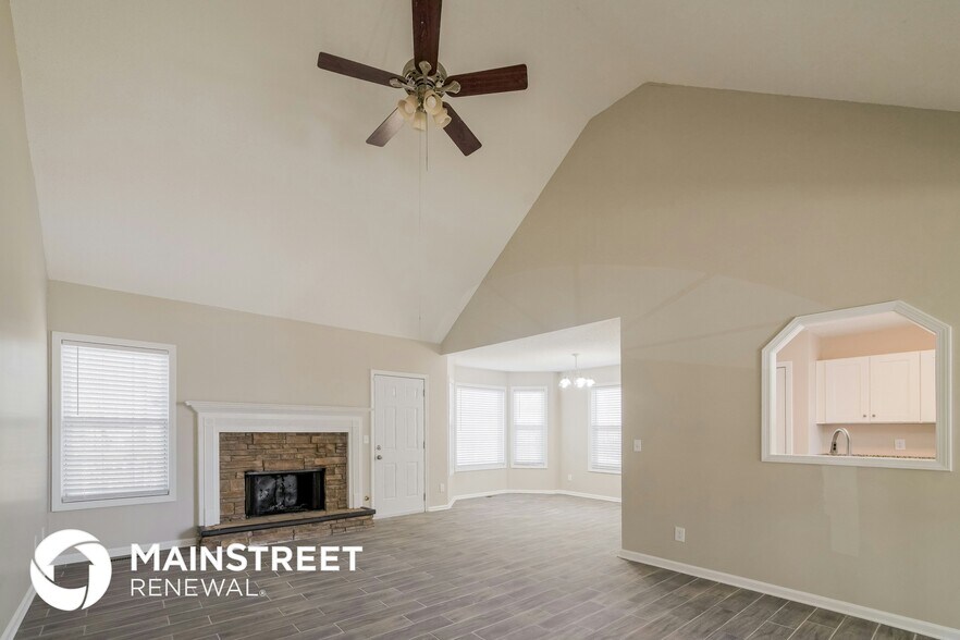 Building Photo - 10 Wisteria Dr