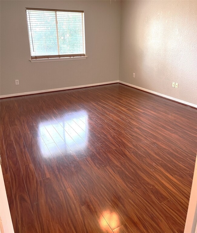 Building Photo - 14210 Meadow Estates Ln