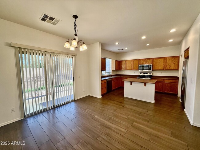 Building Photo - 4531 E Del Rio St