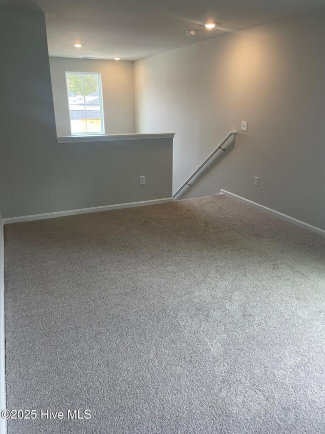 Building Photo - 454 Ladyfish Loop NW