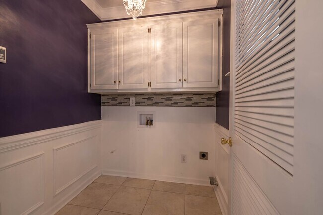 Building Photo - 4525 Glastonbury Dr