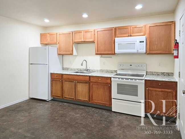 Building Photo - Port Angeles Coastal Living