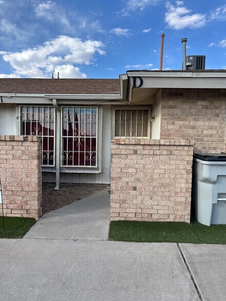 Building Photo - 11631 James Watt Dr