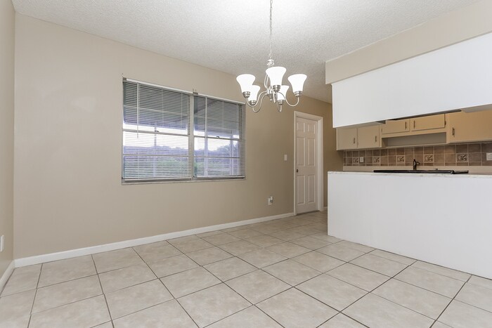 Building Photo - 4134 April St N