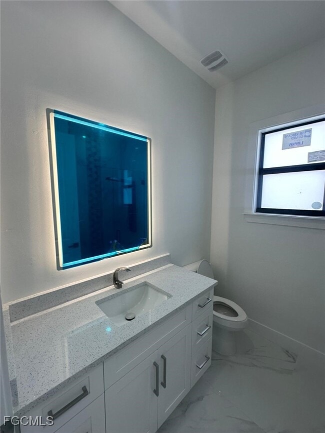 Building Photo - 1022 Candlelight Dr