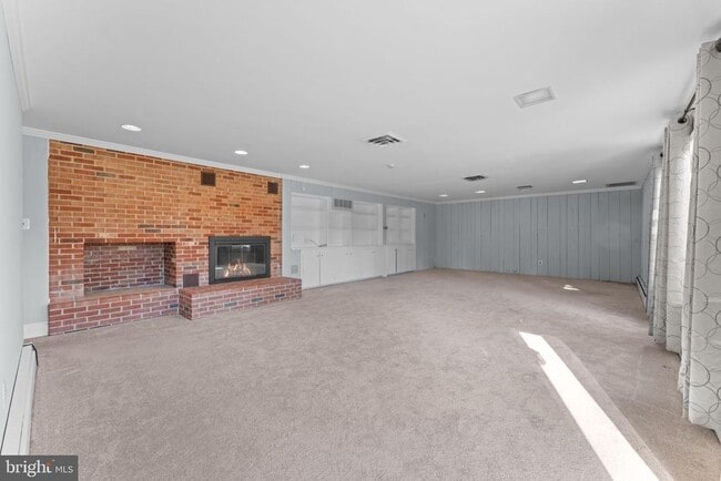 Building Photo - 901 Walker Rd