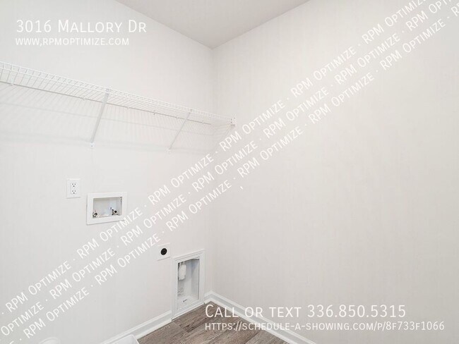 Building Photo - 3016 Mallory Dr