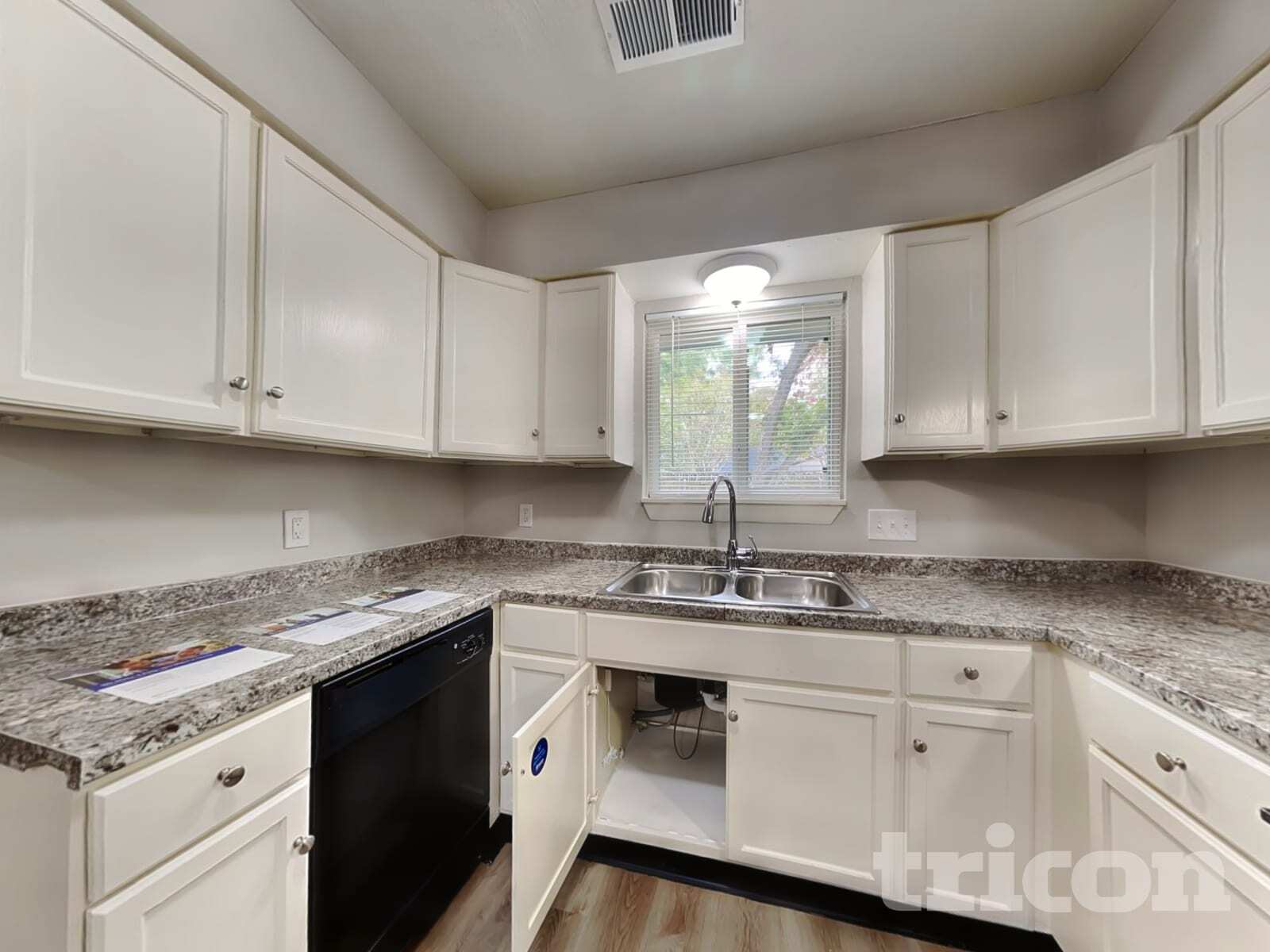 Building Photo - 2706 Dewberry Ln