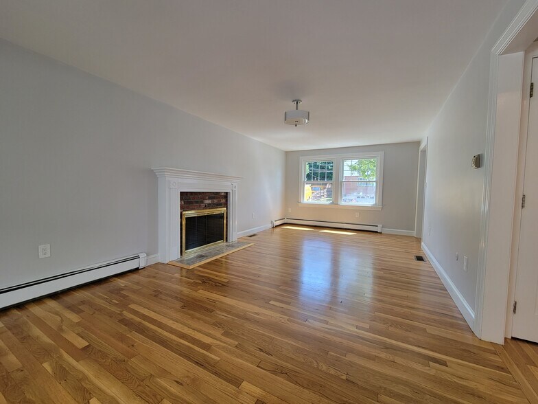 Building Photo - 17 Piermont St