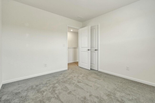Building Photo - 5010 Highwood Dr
