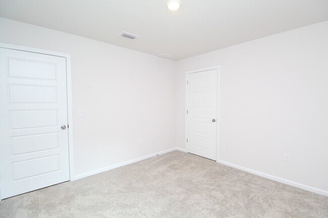 Building Photo - Modern 3BD/2BA in Ashland Manor – Open Lay...