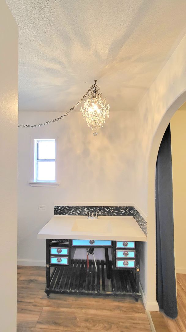 Building Photo - CAL VEGAS RANCHOS - W. Irons