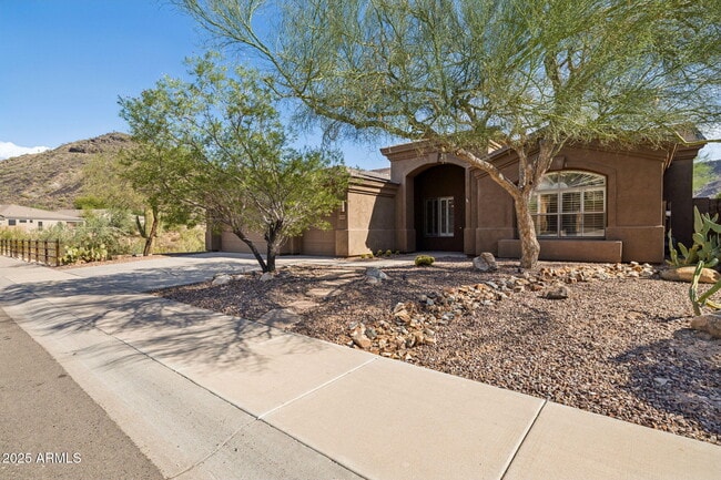 Building Photo - 13945 E Gail Rd