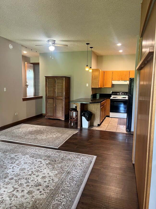 Building Photo - Pinon Condo with lock off bedroom