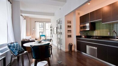 Building Photo - 3 bedroom in NEW YORK NY 10038
