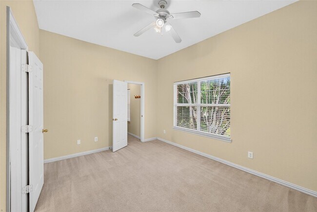 Building Photo - 8701 Mandevilla Dr