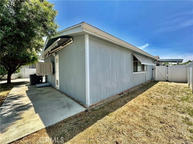 Building Photo - 2230 Lake Park Dr