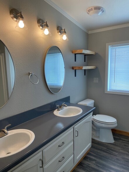 Building Photo - 5305 Brooklyn Ct