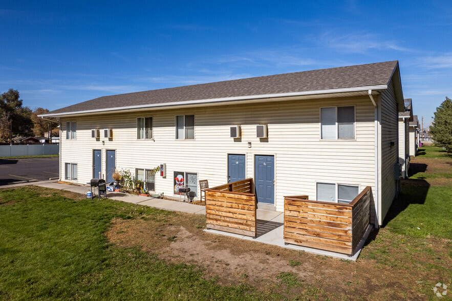 Primary Photo - Sunlight Townhomes