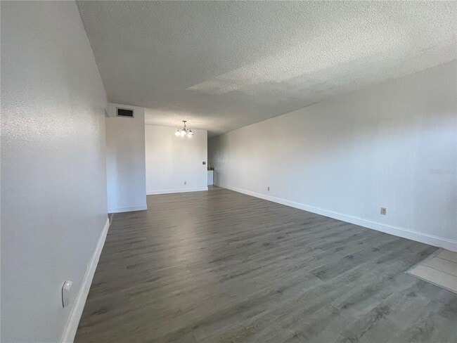 Building Photo - 2359 Finlandia Ln
